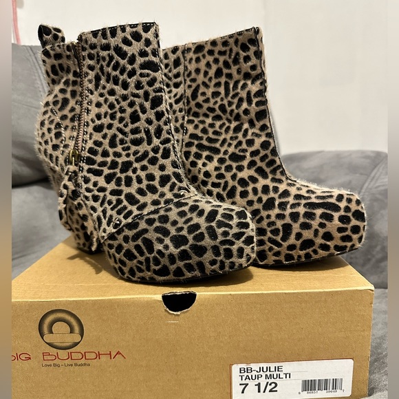 Big Buddha leopard print low cut boots 7.5 - Picture 2 of 3